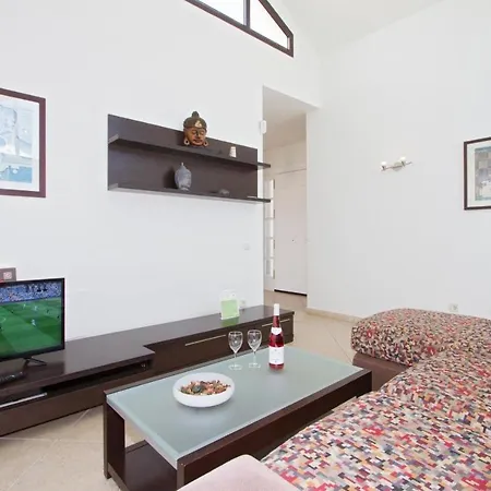 Ξενοδοχείο Ereza Buganvillas 3*