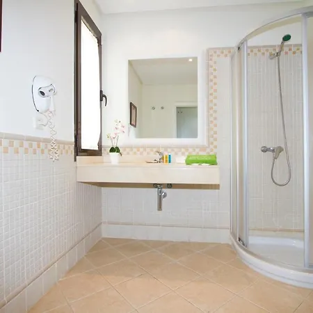 Ereza Buganvillas Hotel 3*